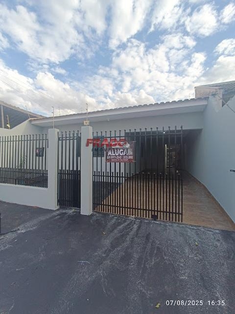 Casa para alugar em Sarandi, Jardim Tropical, com 3 quartos, com 150 m²