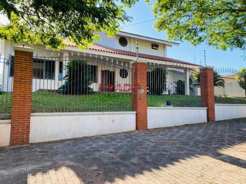 Casa para alugar em Maringá, Zona 05, com 5 quartos, com 804 m²