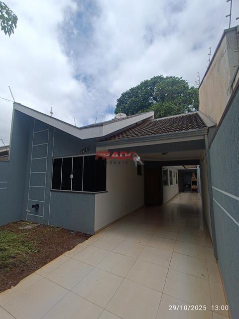 Casa para alugar em Maringá, Jardim Santa Helena, com 3 quartos, com 100 m²