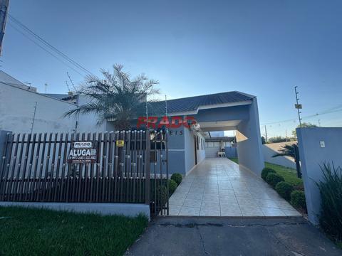 Casa para alugar em Maringá, Jardim Guairacá, com 2 quartos, com 69 m²