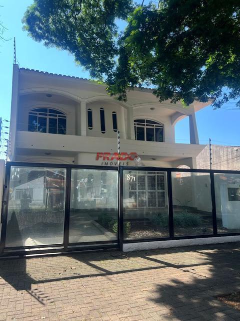 Sobrado para alugar em Maringá, Zona 08, com 4 quartos, com 368 m²